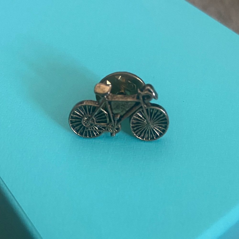 Bike pin broach